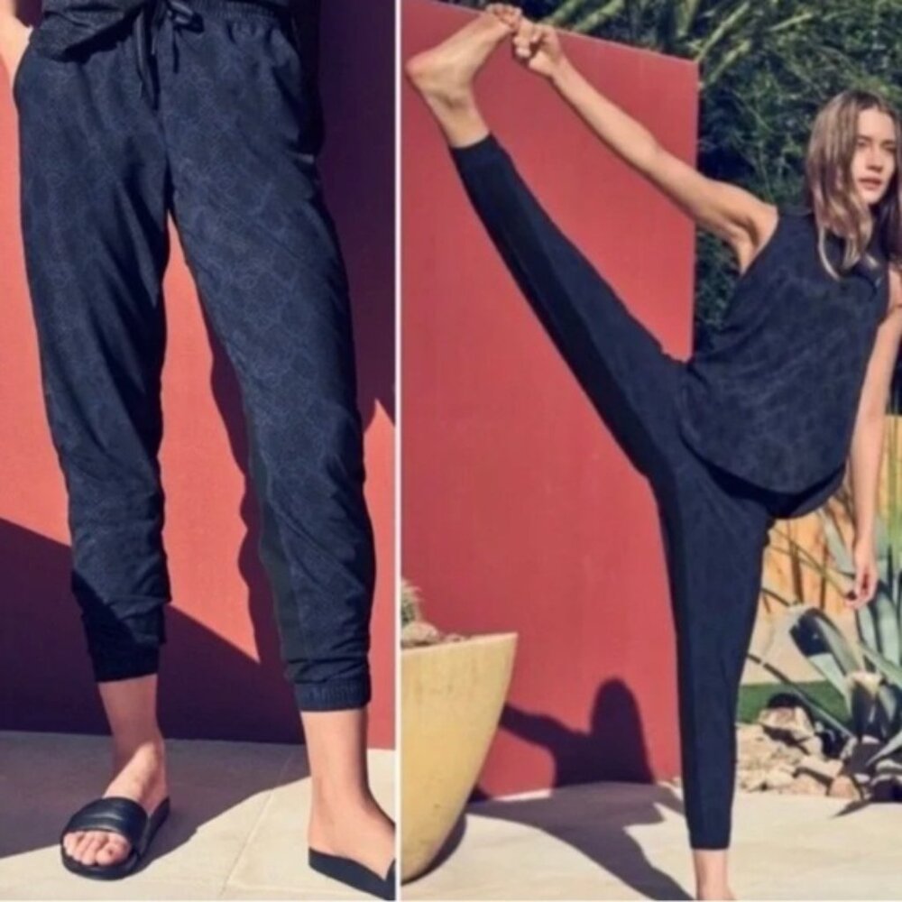 Athleta Brooklyn Jogger Snakeskin Blue Black Pockets Women’s Size 6 Medium Fall